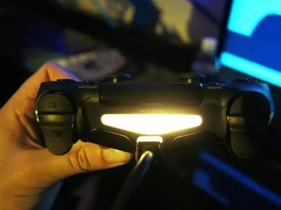 How to Fix the Yellow Light of Death on a PS4 Controller